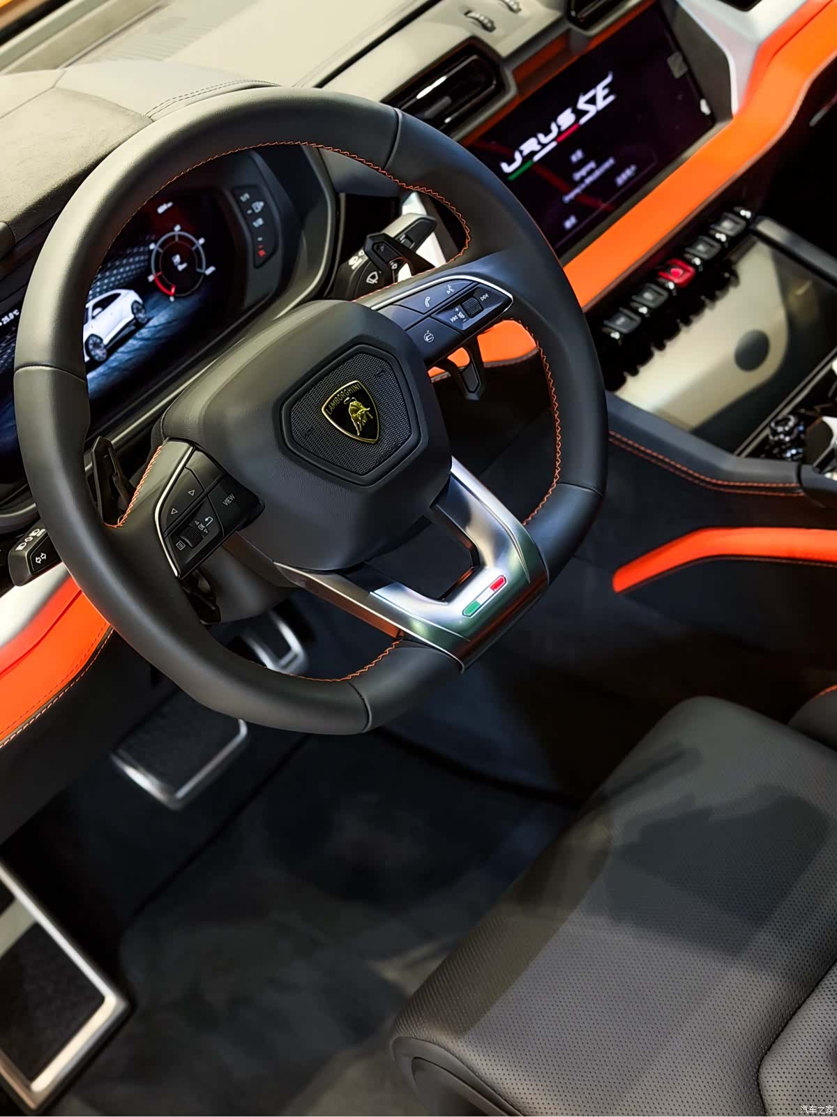 Lamborghini Urus, 2025 18