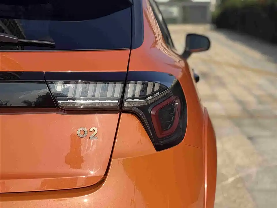 Lynk & Co 02 Hatchback