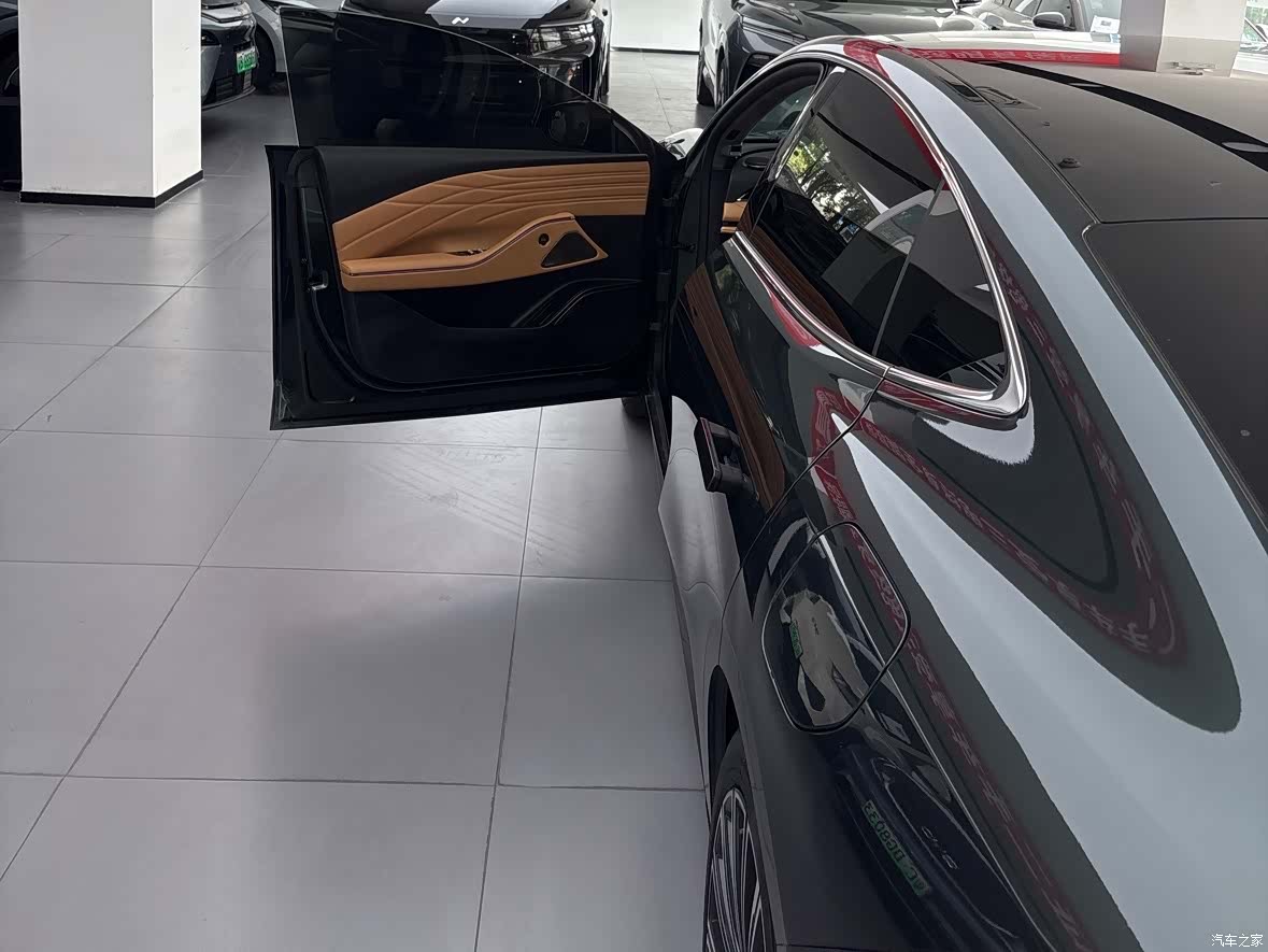 Geely 8, 2025 8