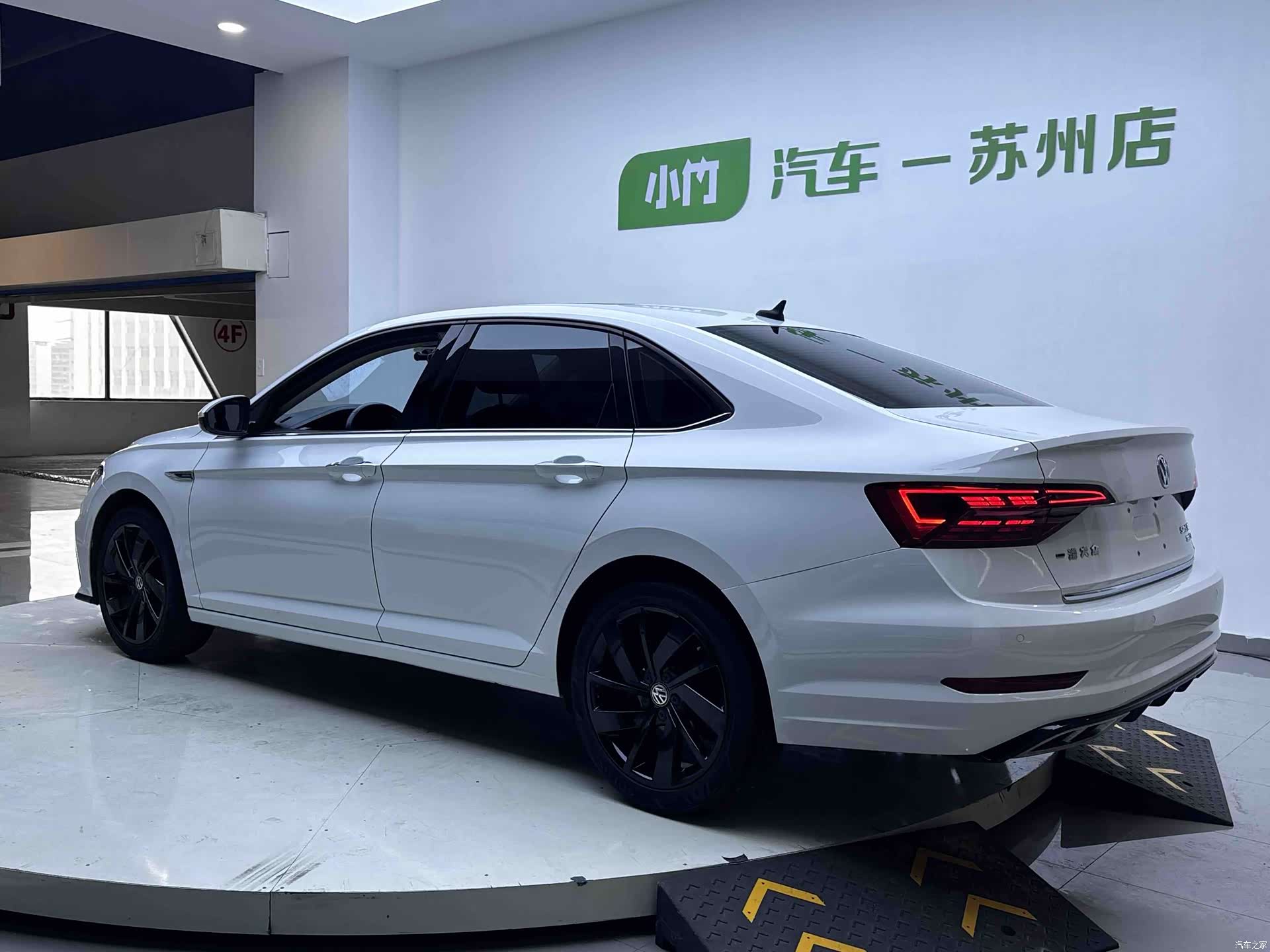 Volkswagen Sagitar, 2021 4