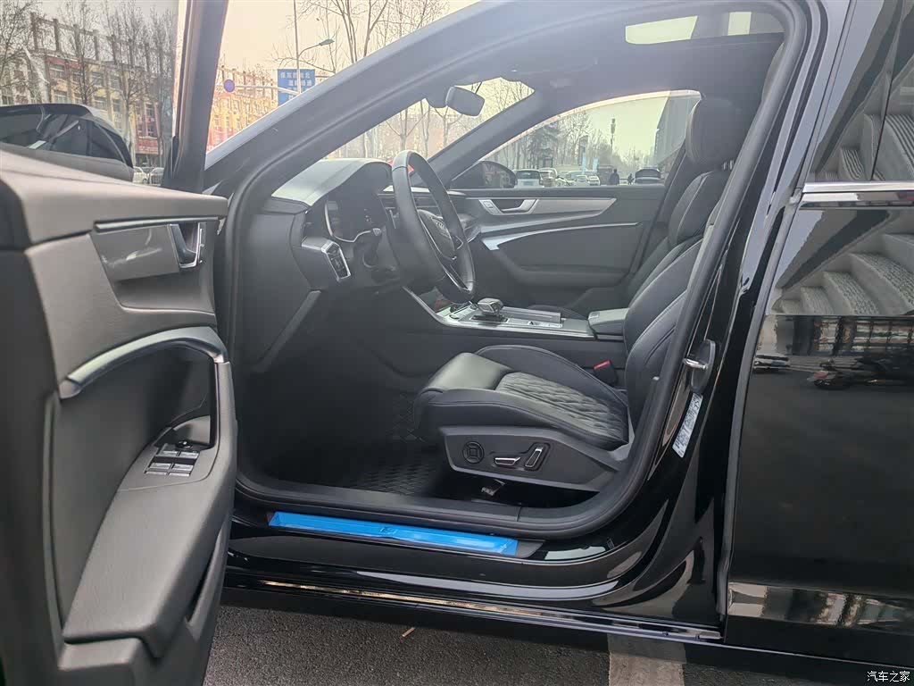 Audi A6L, 2025 12