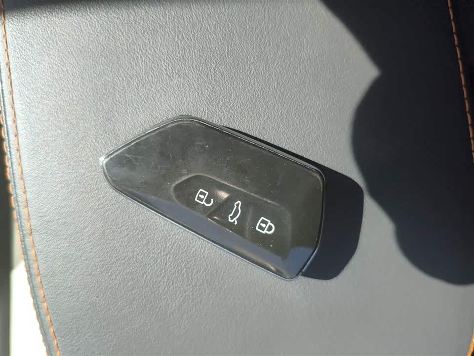 Volkswagen ID.6 CROZZ