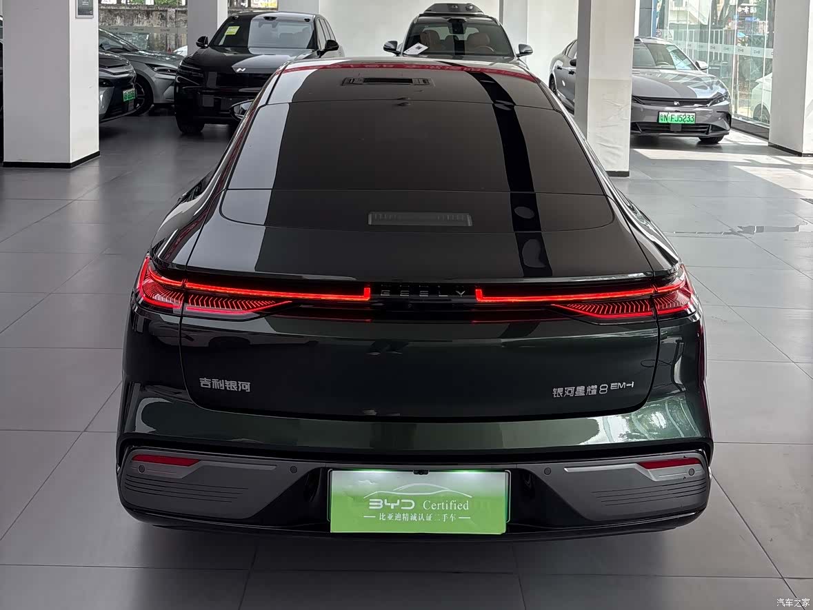 Geely 8, 2025 4