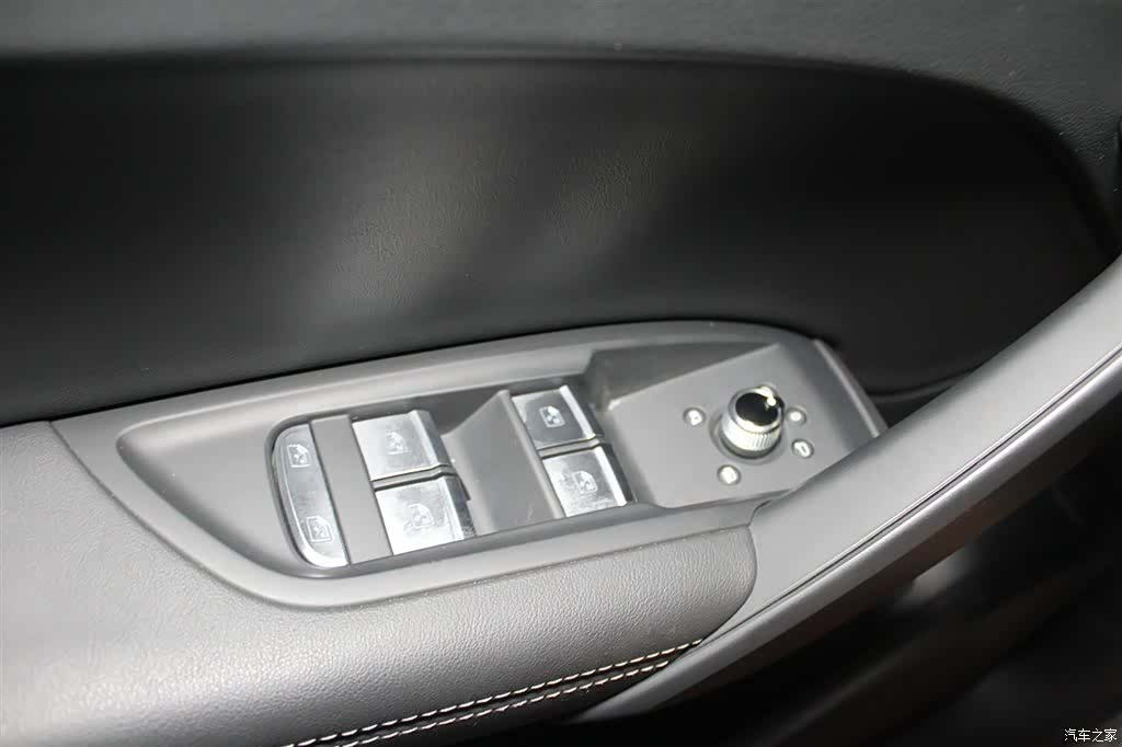 Audi Q5L, 2024 14
