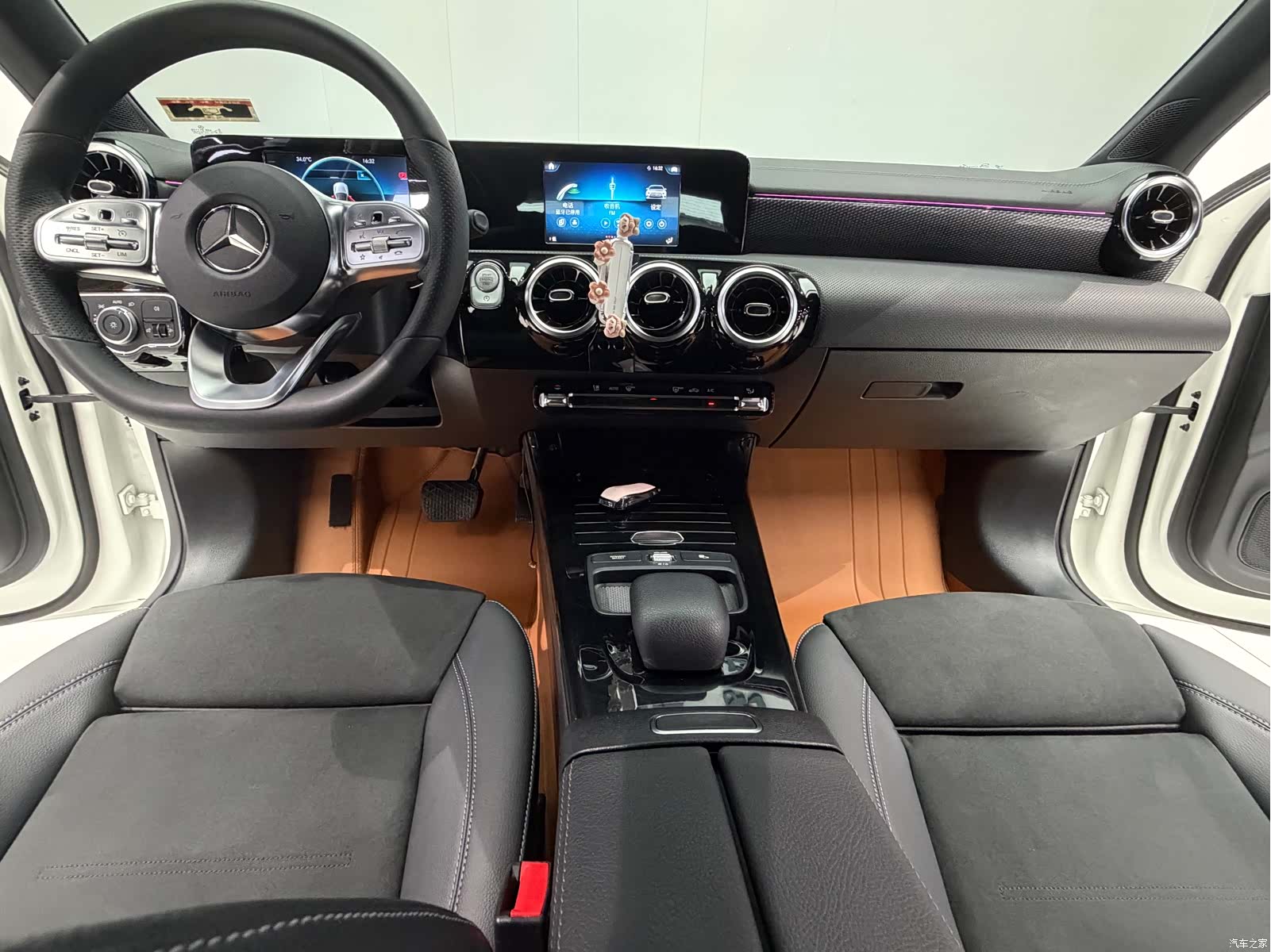 Mercedes-Benz A-Class, 2019 12