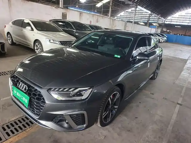 Audi A4L 2021 — купить из Китая под заказ