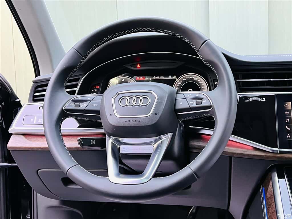 Audi Q7, 2026 10