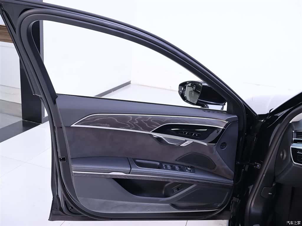 Audi A8L, 2023 18