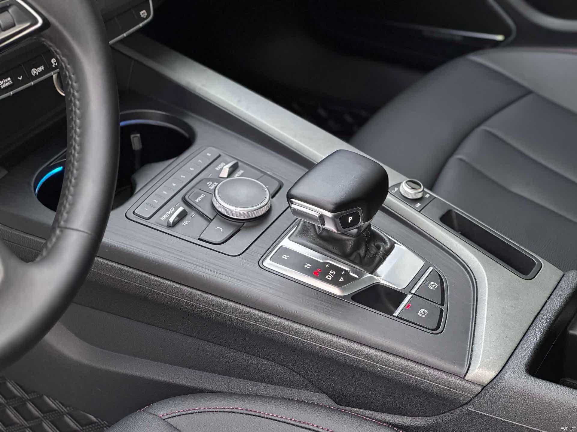 Audi A4L, 2019 7