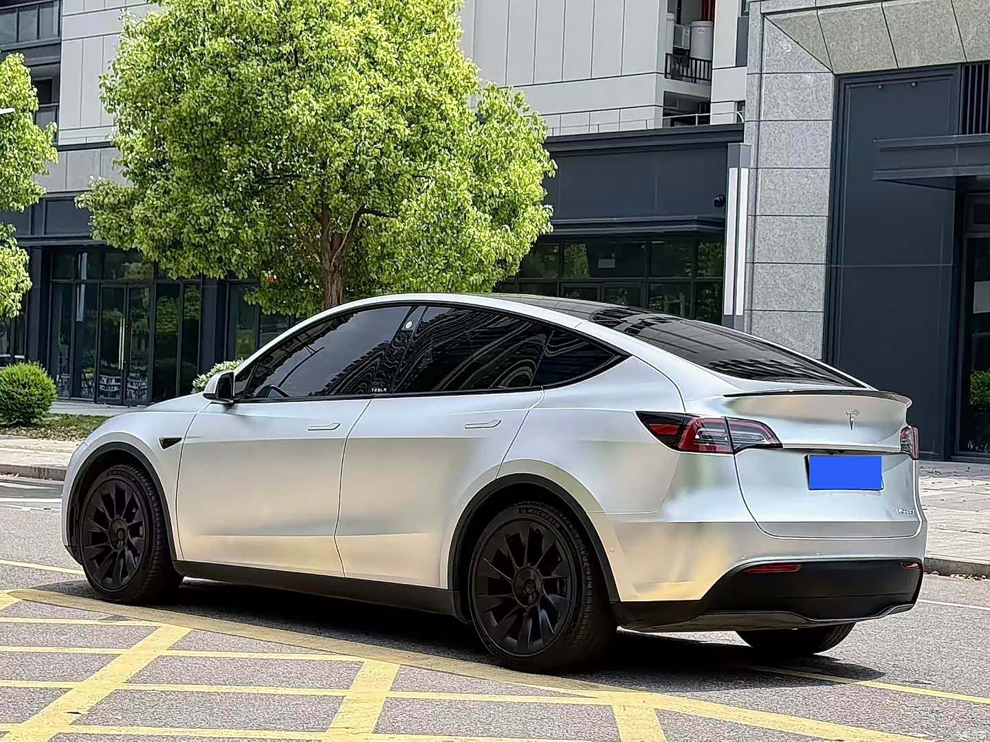 Tesla Model Y, 2023 9