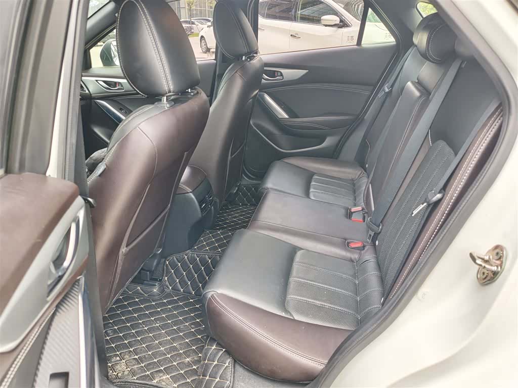 Mazda CX-4, 2019 все фото