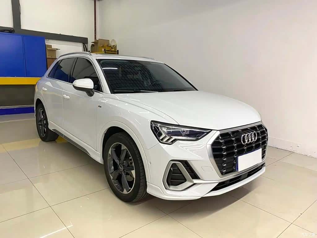Audi Q3, 2022 3