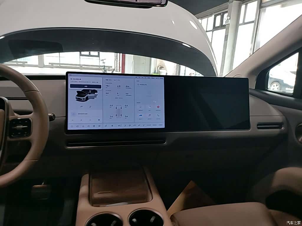 Li Auto i8, 2025 13