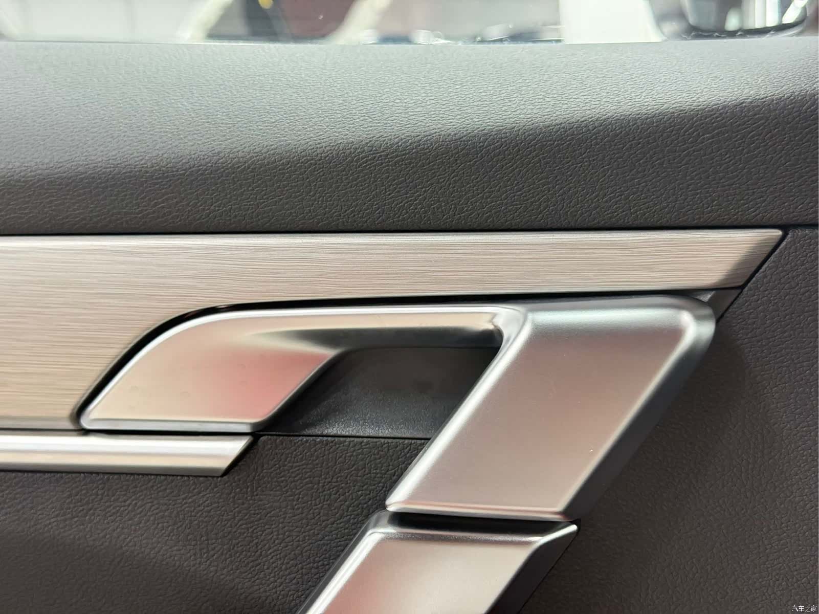 Geely Coolray, 2022 15
