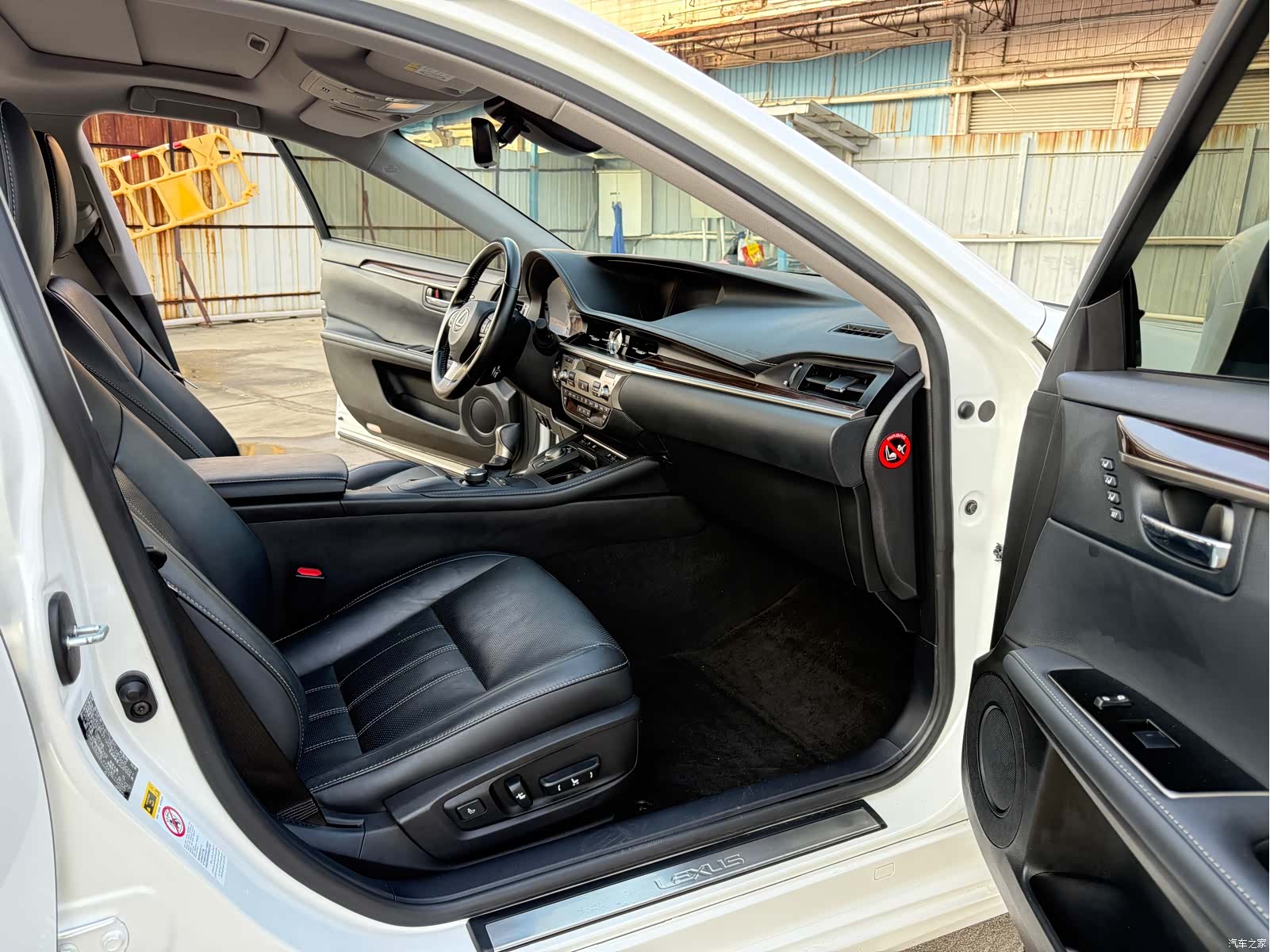 Lexus ES, 2016 7