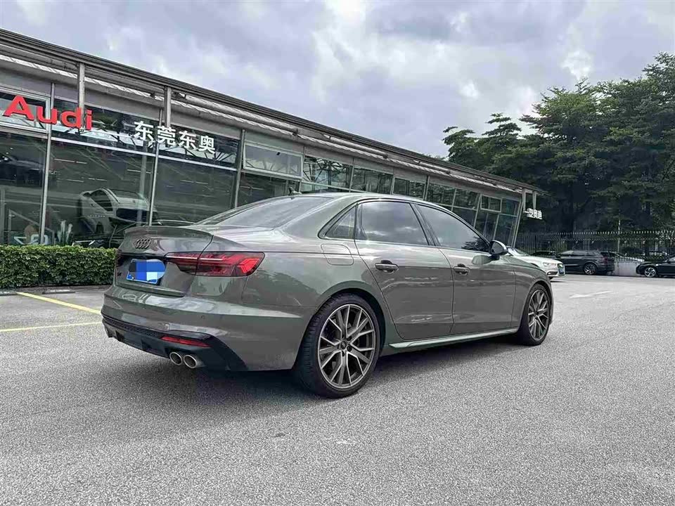 Audi S4