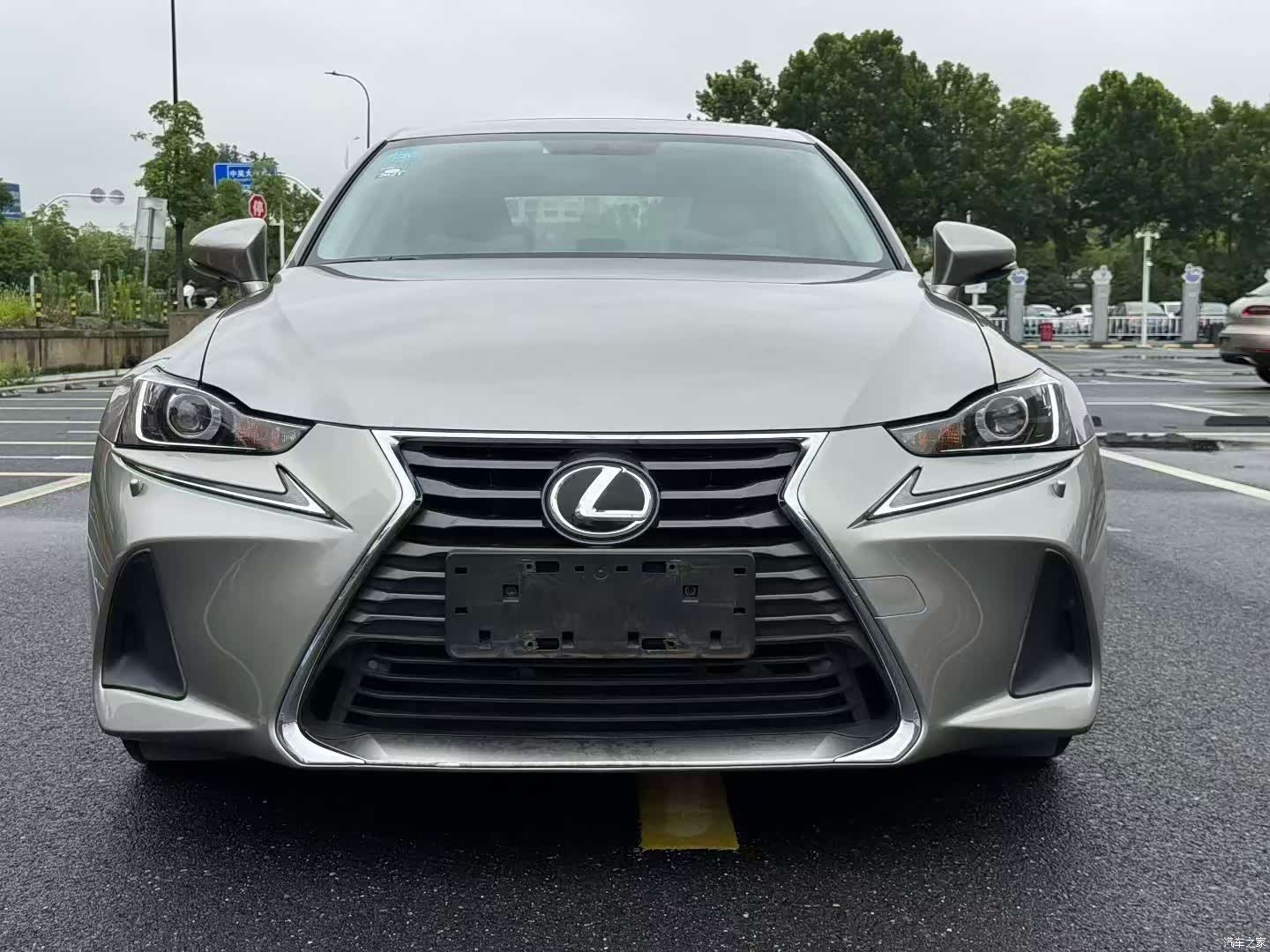 Lexus IS, 2017 3