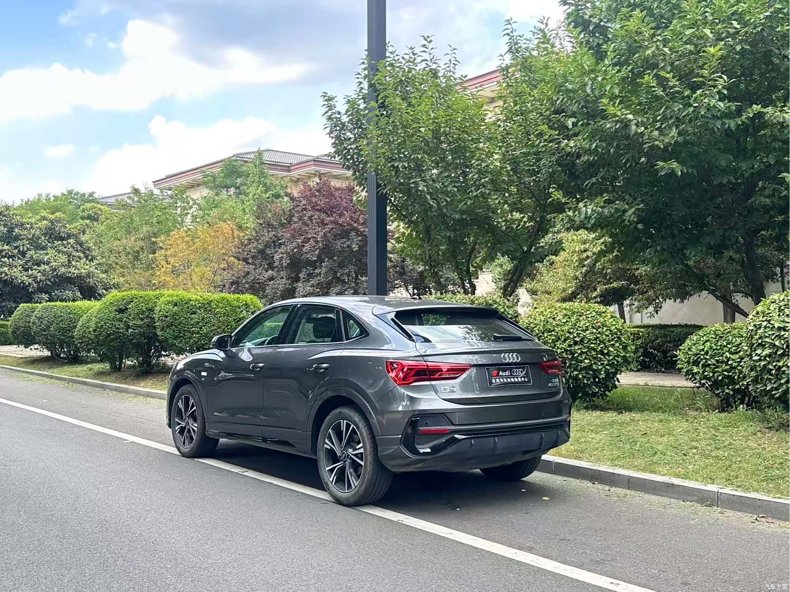 Audi Q3, 2023 4