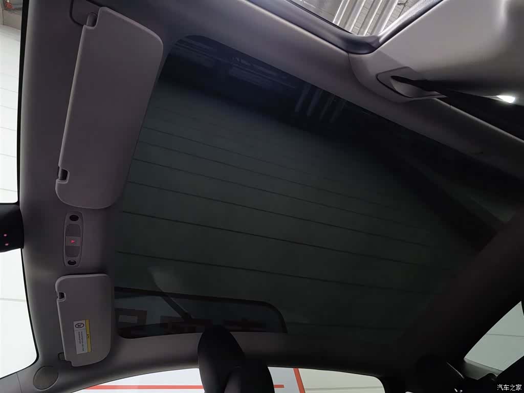 Tesla Model Y, 2023 14