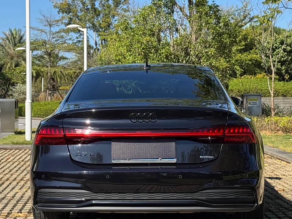 Audi A7L