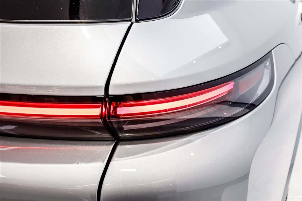 Li Auto L8, 2022 6
