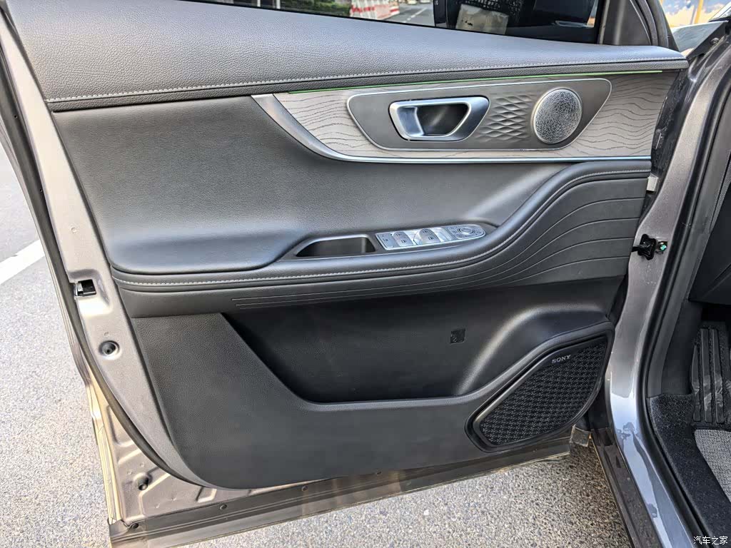 Chery Tiggo 8, 2025 16
