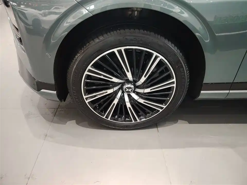 XPENG G9
