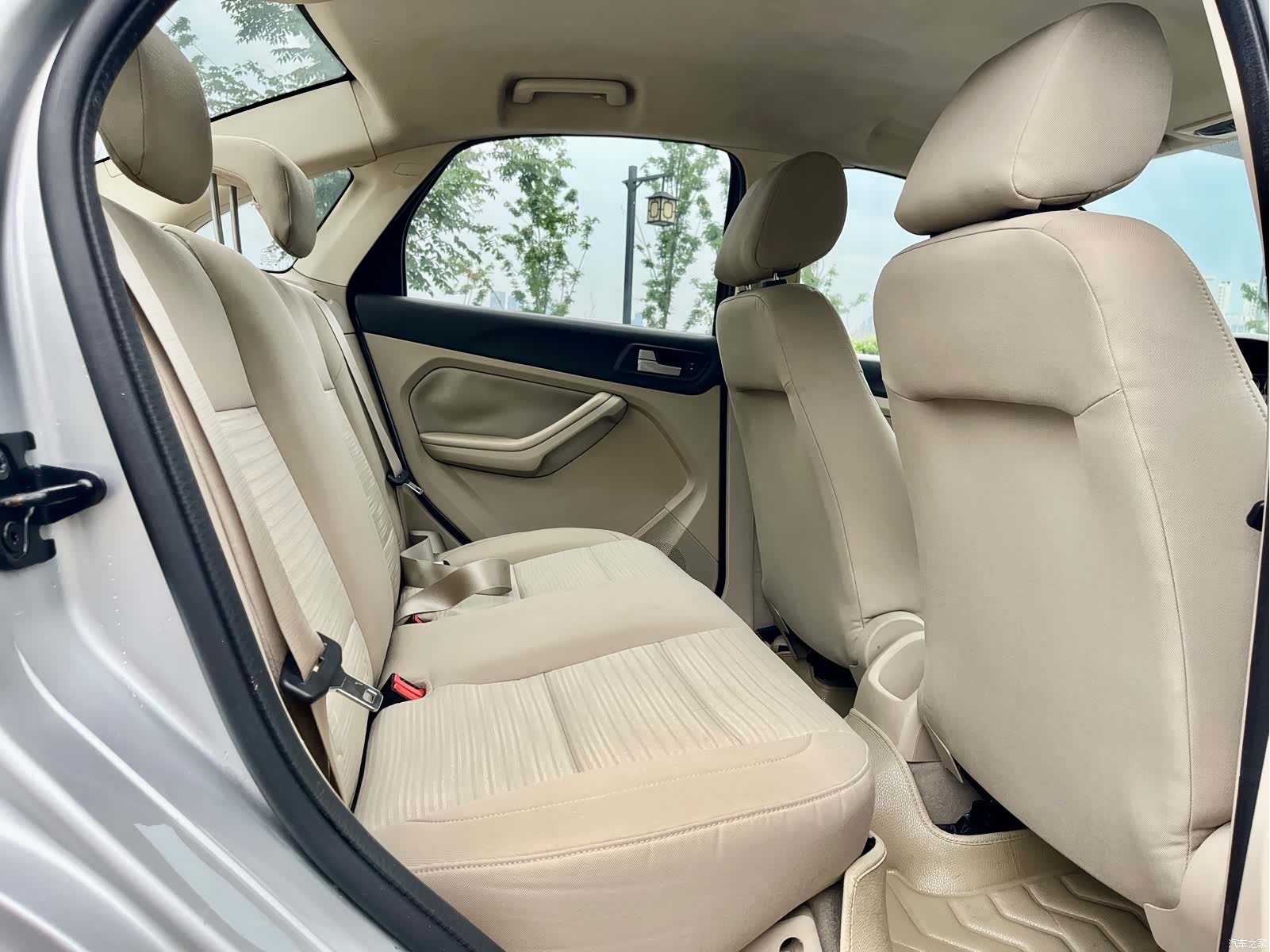Ford Focus, 2014 19