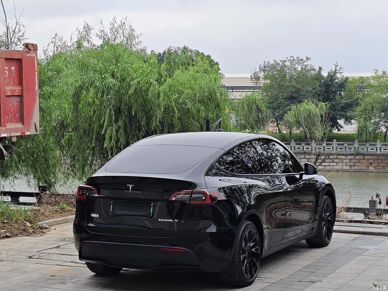 Tesla Model Y, 2023 3