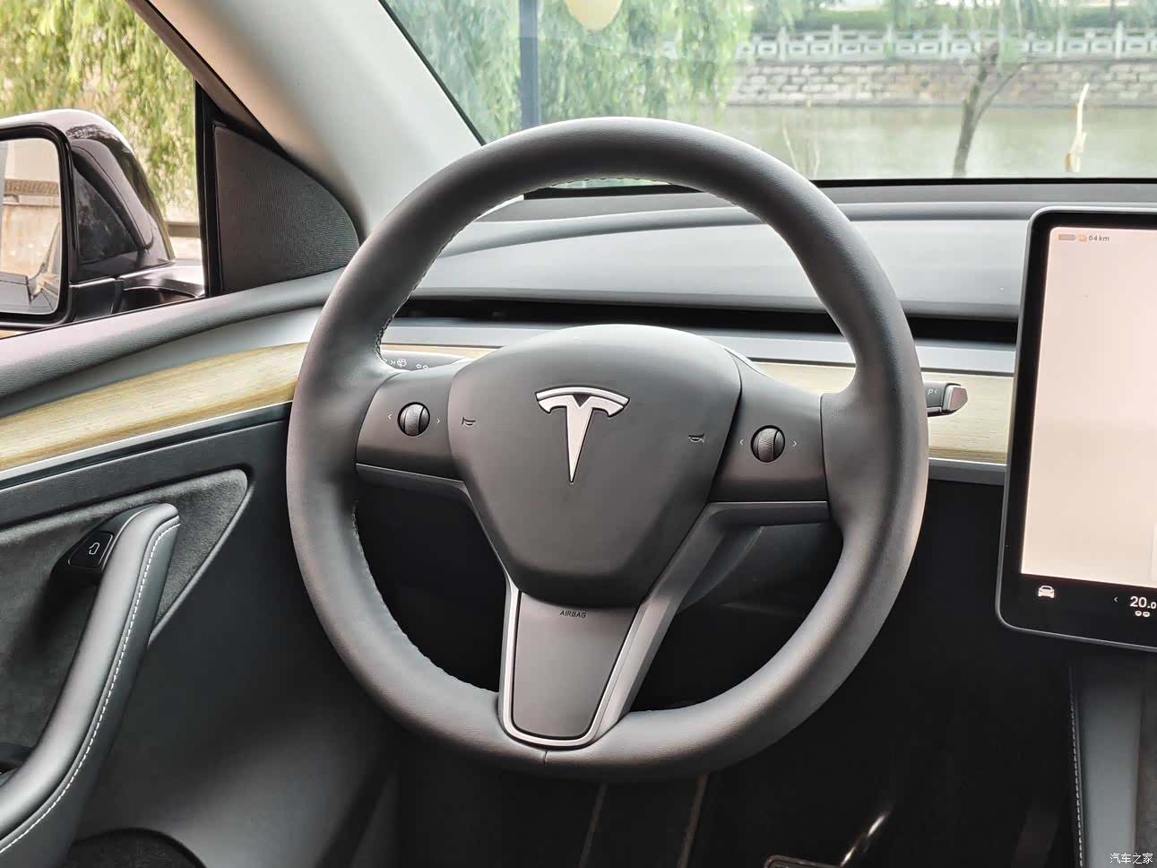 Tesla Model Y, 2023 20