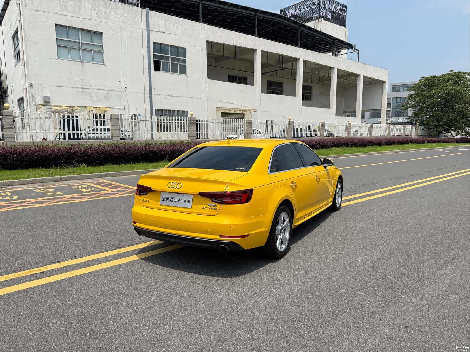 Audi A4L, 2018 7