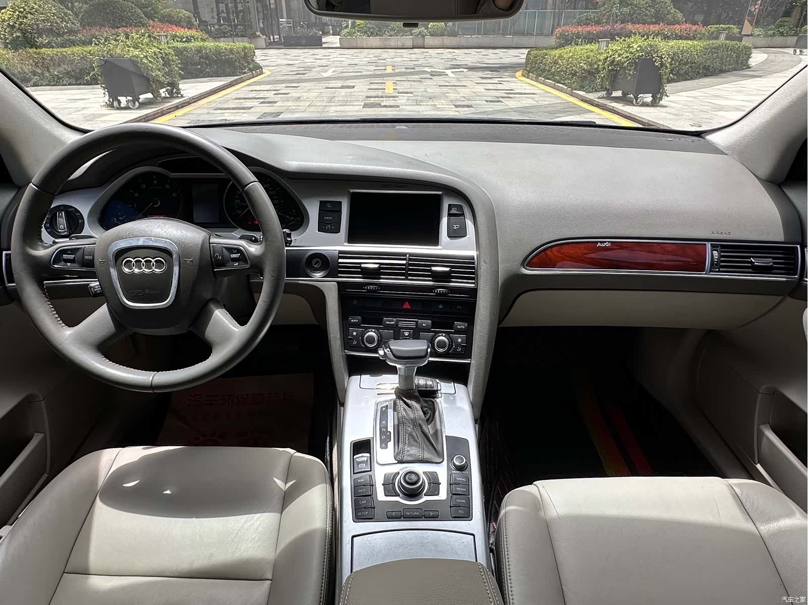 Audi A6L, 2011 9