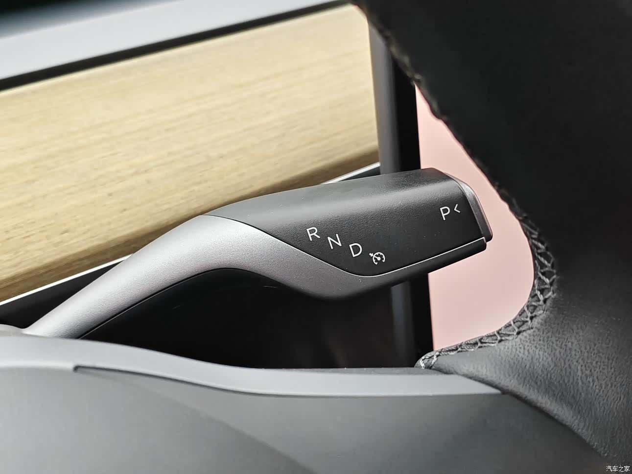 Tesla Model Y, 2023 18