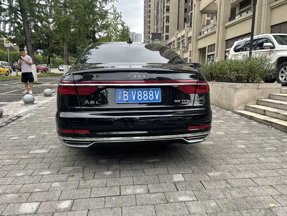 Audi A8