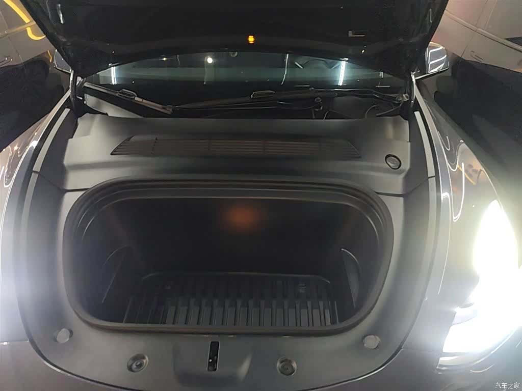 Tesla Model Y, 2022 20