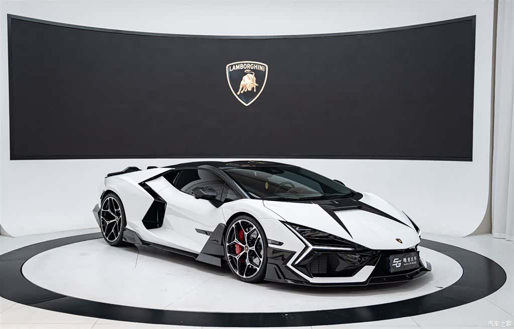Lamborghini Revuelto, 2025 3