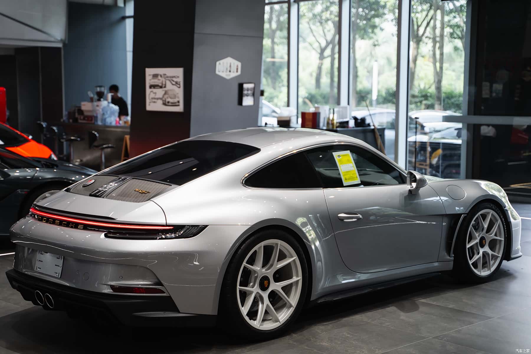 Porsche 911, 2024 10