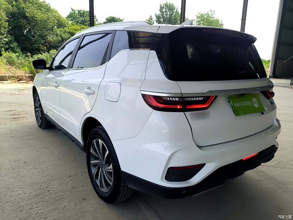 Geely X6, 2021 все фото
