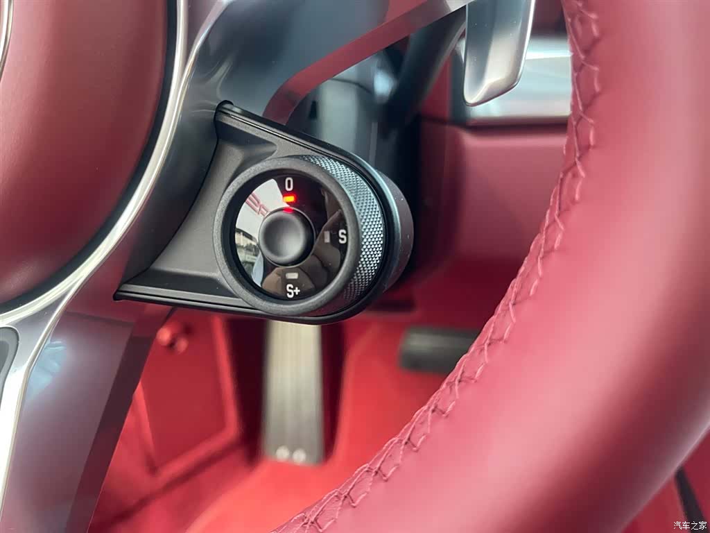 Porsche Cayman, 2025 3