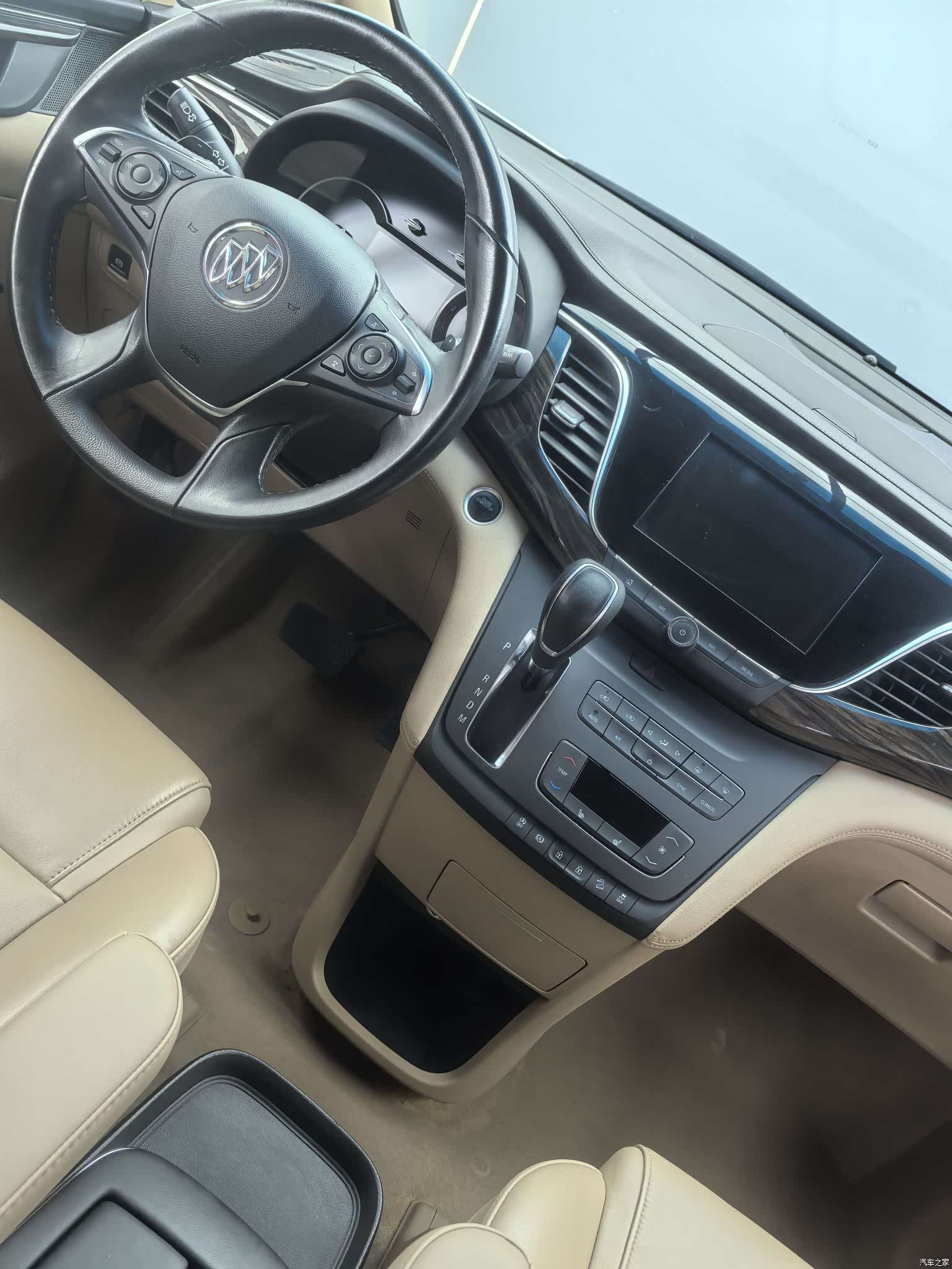 Buick GL8, 2018 9