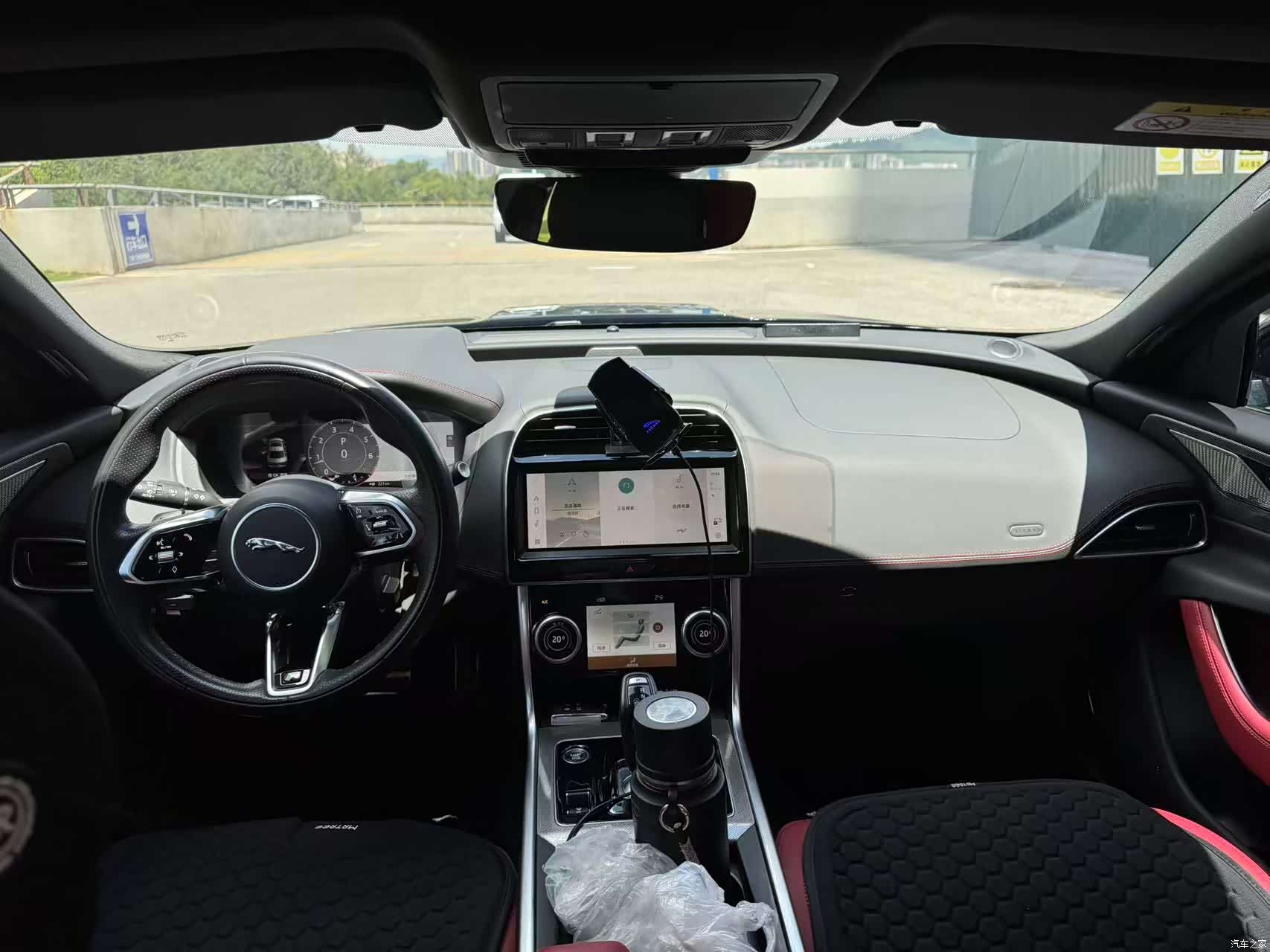 Land Rover XEL, 2025 4