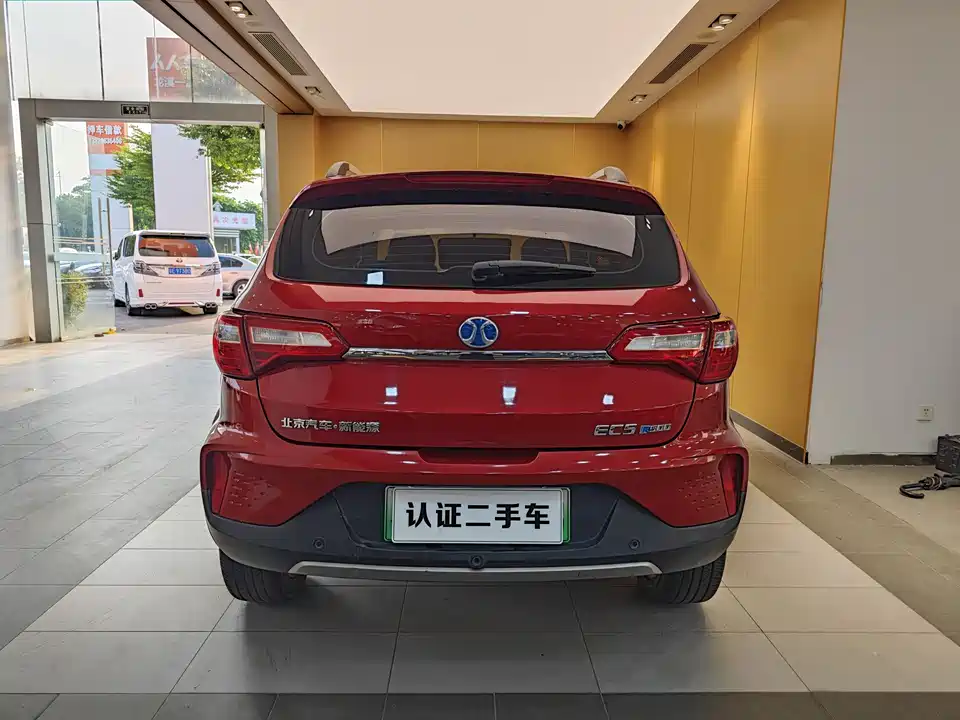 BAIC EC5