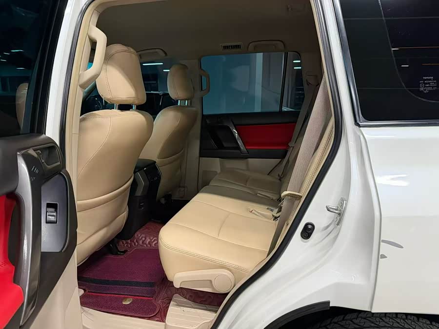 Toyota Prado 2013, фото 6