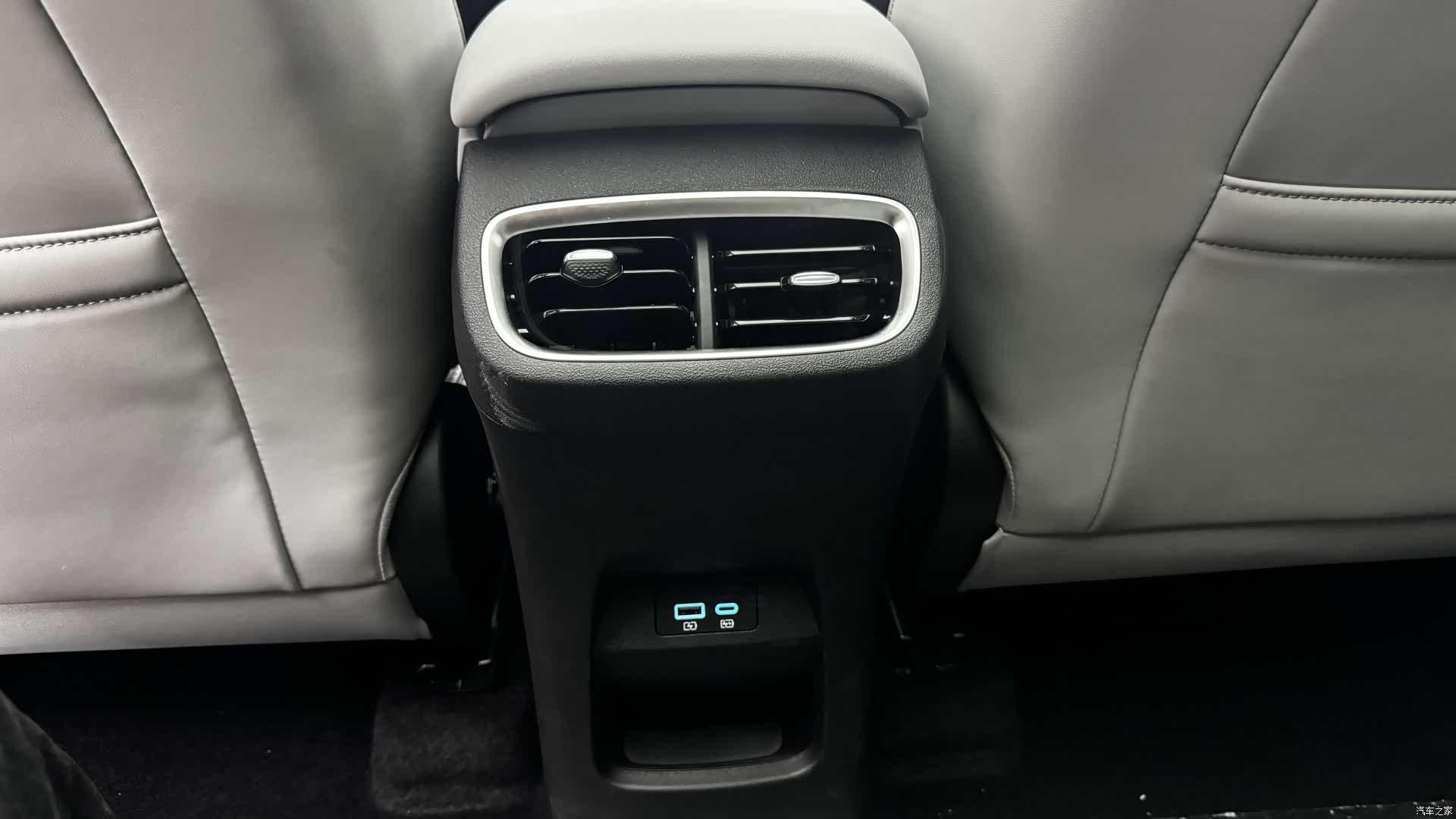 BYD HiAce, 2025 17