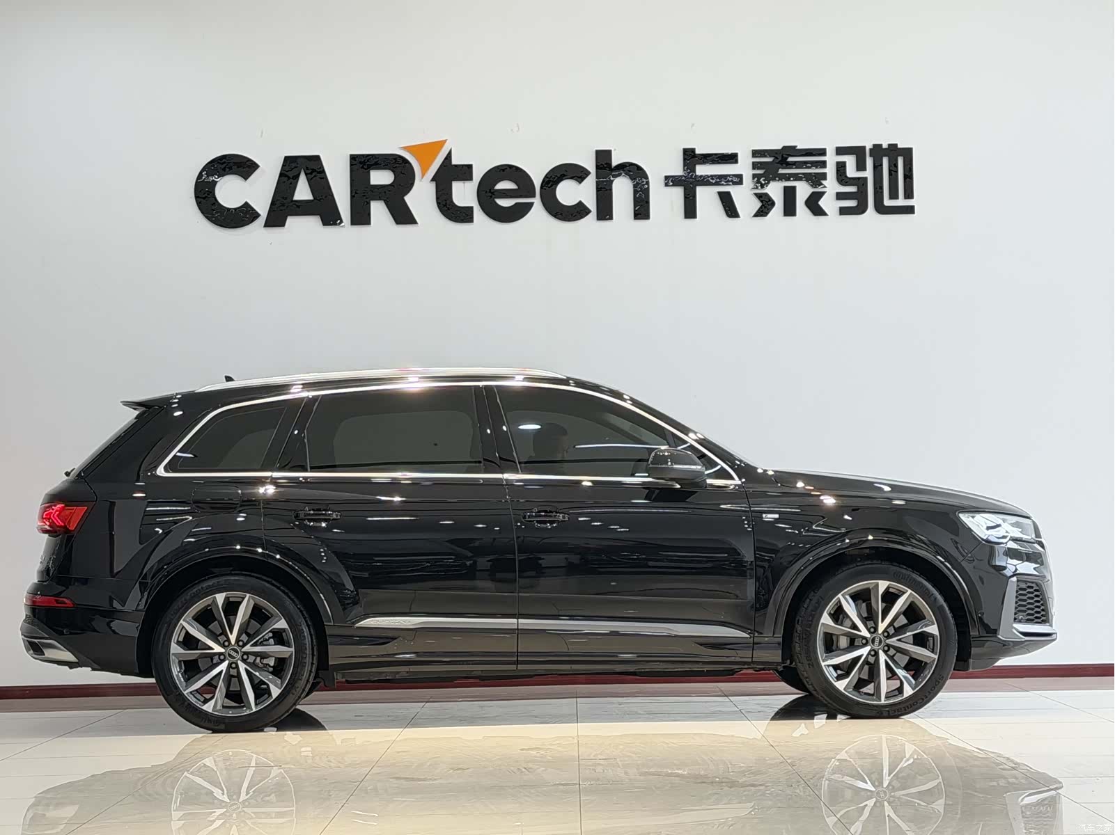 Audi Q7, 2023 4