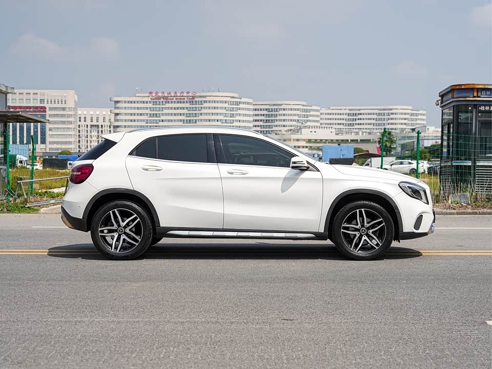 Mercedes-Benz GLA