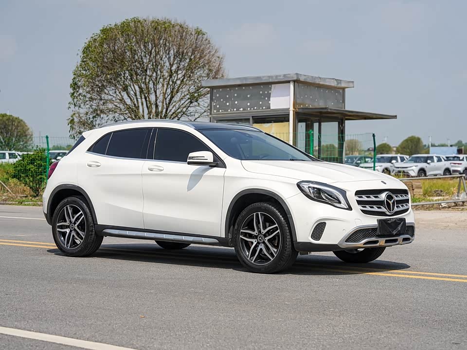 Mercedes-Benz GLA