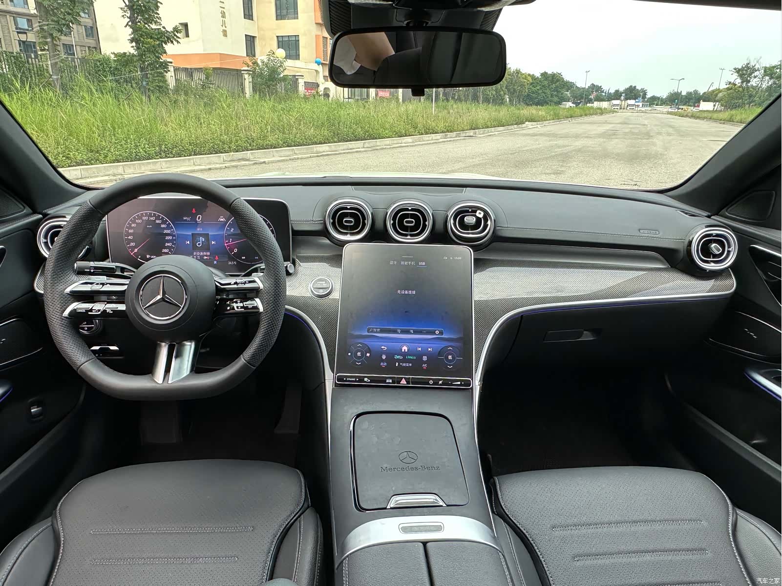 Mercedes-Benz C-Class, 2024 13