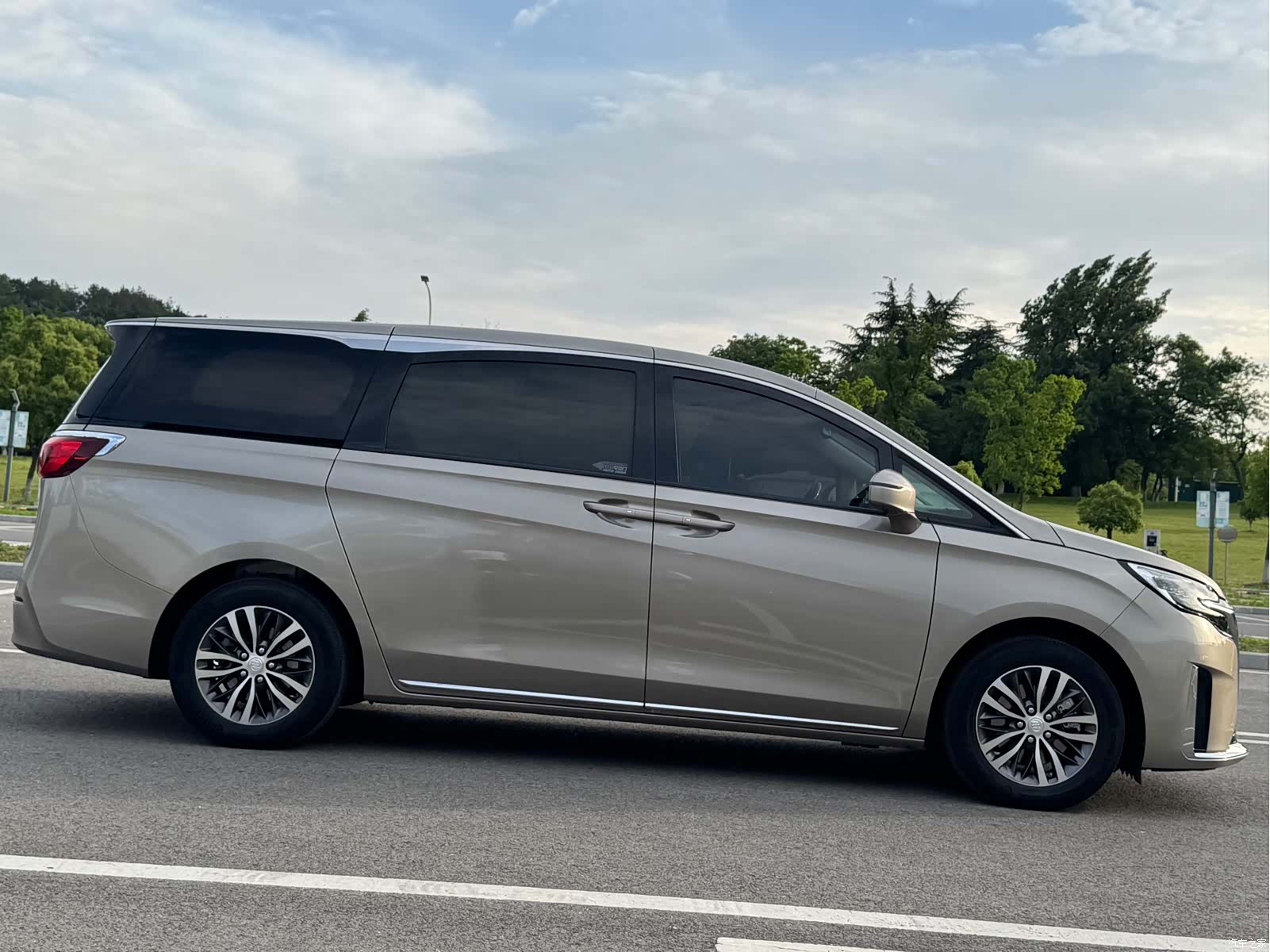 Buick GL8, 2023 4