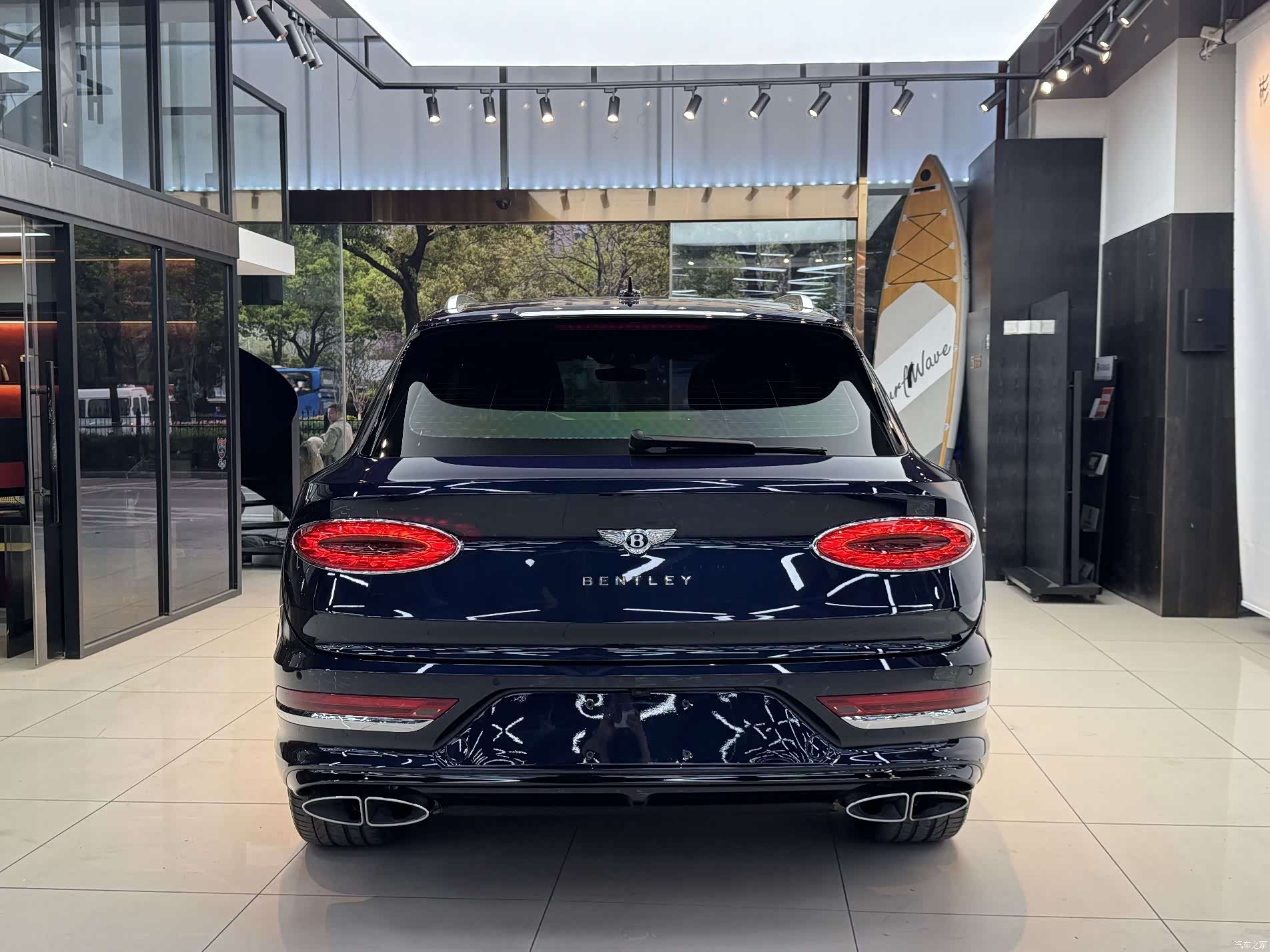 Bentley Bentayga, 2021 6